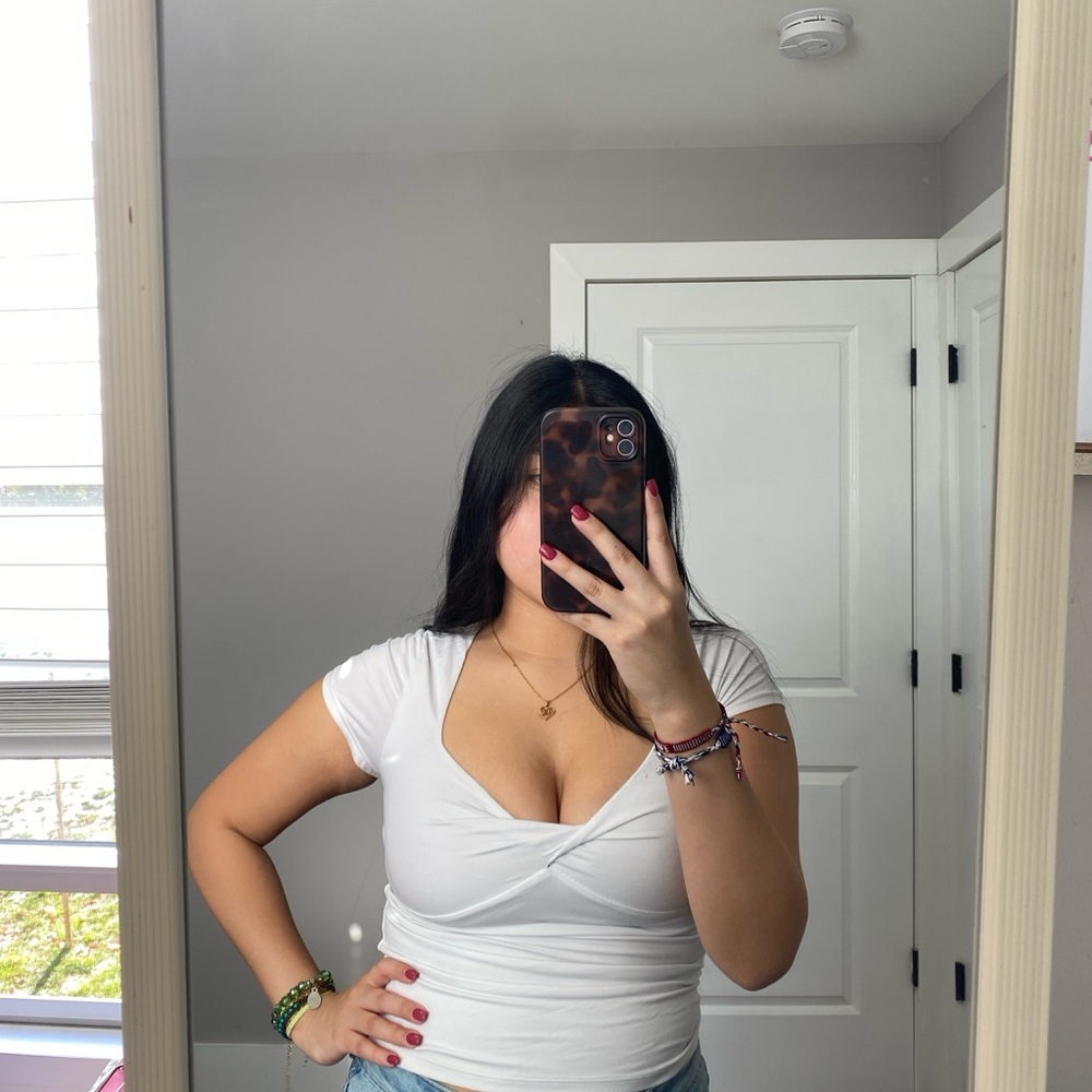 Chic White V-Neck Women's Tee